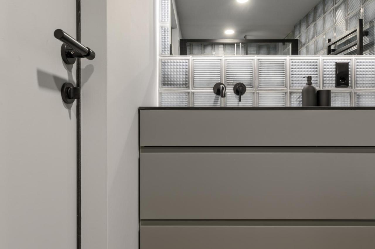 Ivis House Modern Apartment In Vilnius Old Town With Balcony المظهر الخارجي الصورة